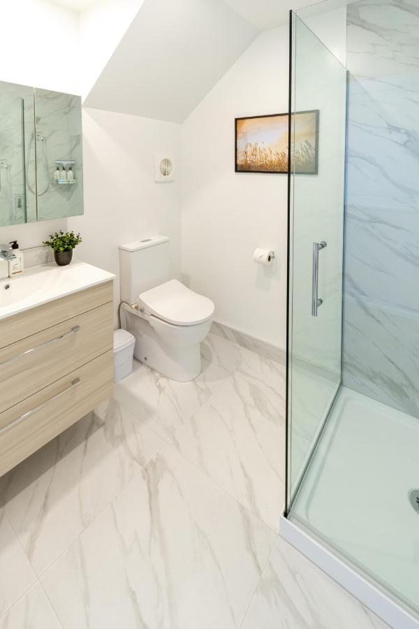 شقة Upper Riccarton Dream - 2 Bed 2 Bath W/Carpark كريستتشيرش المظهر الخارجي الصورة